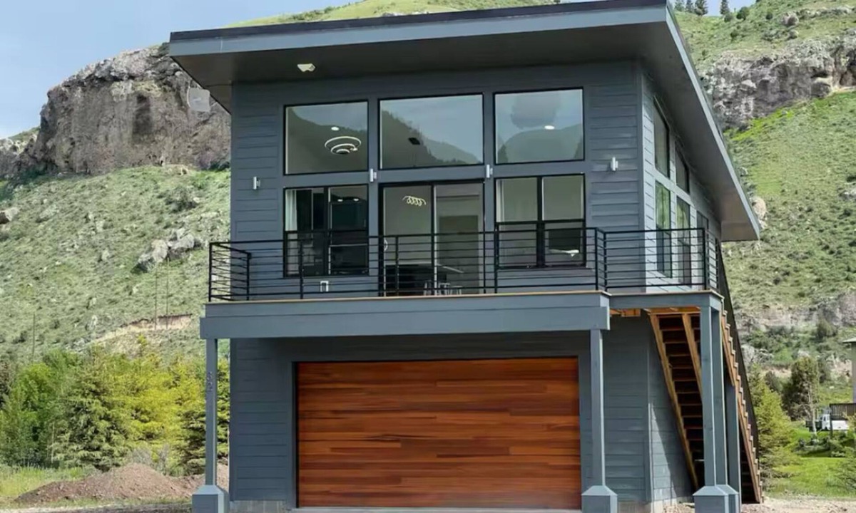 Palisades House | Welcome to the MbarM Ranch! Enjoy our Mountain View’s in this quaint valley