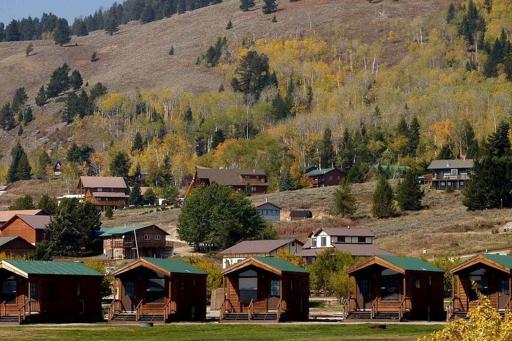 West Yellowstone Cabin | Wonderful Lakefront Cabin near West Yellowstone, Montana