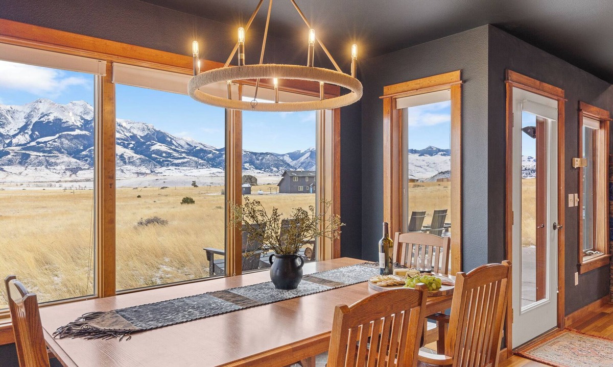 Emigrant House | Yellowstone Fun House | Hot Tub, Game Room + 360° Views