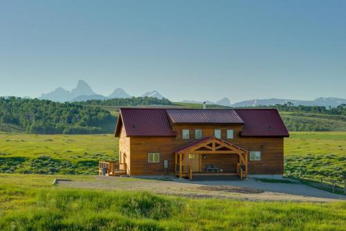 Felt House | Yellowstone & Jackson Hole Hot Tub Retreat