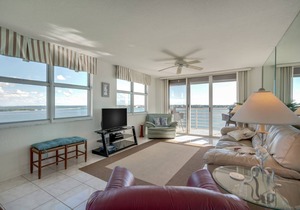 104 m² Condo ∙ 2 bedrooms ∙ 6 guests in Saint Petersburg