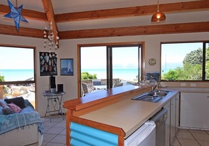 Absolute Beachfront Ruby Bay - Spectacular Views, step straight on to the beach in Mapua (Ruby Bay)
