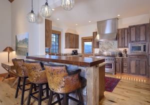 Big Sky Vacation Rentals: Cowboy Suite 2D in Big Sky