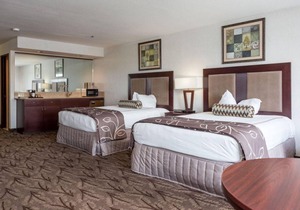 BREATHTAKING VIEW! IDAHO FALLS, 2 COMFY UNITS! POOL, SPA, JACUZZI!