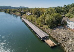 Captivating 3 bedroom 3 bath lakefront penthouse. in Branson