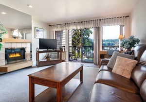 Condo w/private balcony & waterfront views of Flathead Lake - Marina Cay Cozy Condo in Bigfork