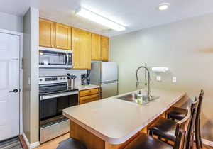Garden City Condo w/Pool Access by Bear Lake!