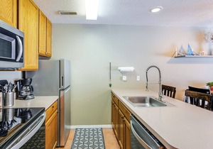 Garden City Condo w/Pool Access by Bear Lake!
