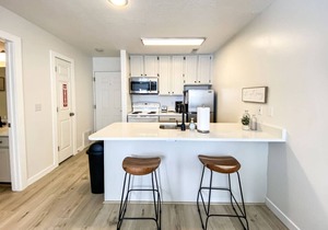 Inn Building Condo #213 Pet friendly, Patio view!