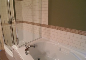 Lakefront Modern & Luxurious 2 Bedroom & Loft in Scotch Creek