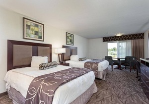 MAJESTIC IDAHO FALLS, 2 LOVELY UNITS! POOL, SPA, JACUZZI!
