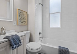 Newly Renovated Home near Downtown SLC. *Comfy King Bed*
