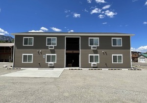 Yellowstone Retreat Rentals UA: two blocks from Yellowstone!