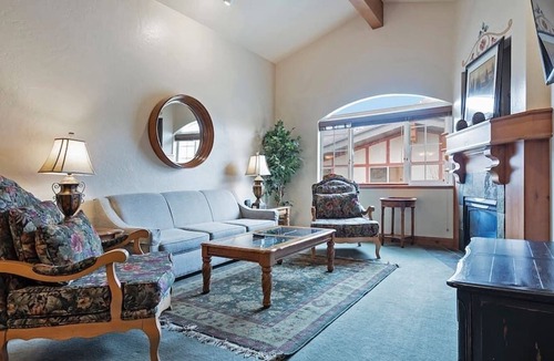 Zermatt Villa | 1047/49 4-Star 2B2B Zermatt Villa 15 Mins to Park City