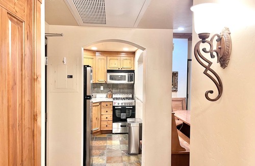 Zermatt Villa | 1047/49 | Spacious 2BR Villa | Zermatt Midway Stay