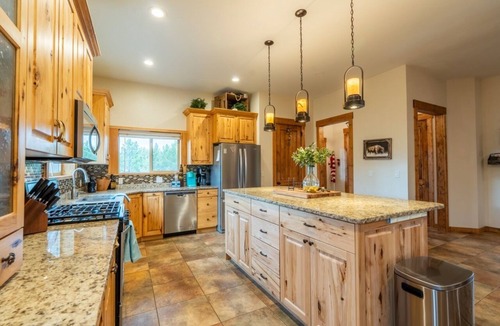 Ashton Cabin | 11 Acres on National Forest - Hot Tub - Near YNP