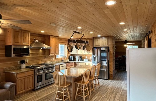 Island Park House | 12 miles from Yellowstone with incredible views - Grizzly Lodge