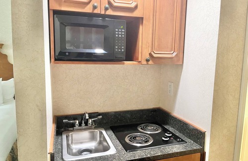 Zermatt Condo | 123 | 2Q Suite in Midway Near Park City + Pool