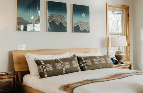 Ogden Cabin | 15 Acre Retreat Near Eden, Pickleball and Sauna