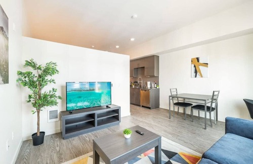 Downtown Apartment | 1BR 1BA w/AC - Long Term Gym Parking Redmond DT