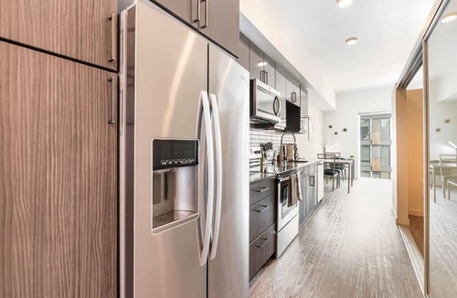 Downtown Apartment | 1BR 1BA w/AC - Long Term Gym Parking Redmond DT