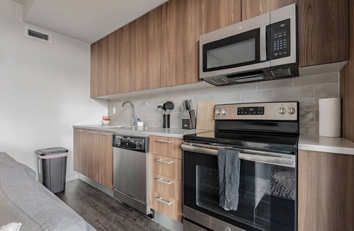 West Bellevue Apartment | 1BR | Gym, Lounge | Bellevue | Sophari Downtown B