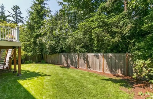 North Admiral Apartment | 2-bedroom apartment in peaceful Seattle neighborhood near beach and downtown