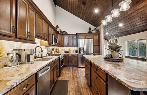 West Glacier House | 2 Miles to Going-to-the-Sun Road - Glacier NP – 8 Private Wooded Acres – Hot Tub
