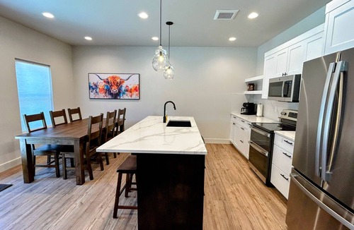 Driggs House | 2 Modern Townhomes 6 BR 2 Hot Tubs Perfect for Large Groups Near Targhee