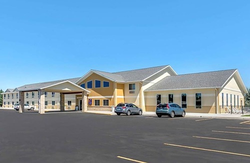 Worland Hotel | 2-Star Hotel ∙ Comfort Inn Worland Hwy 16 to Yellowstone