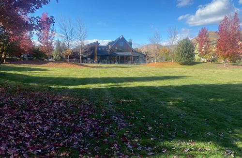 Hailey House | 2BD Sweetwater Condo - Community Park, Pool + Hot Tub