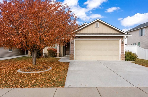 Meridian House | 3 Adjacent Homes | Great for Families | Sleeps 24!