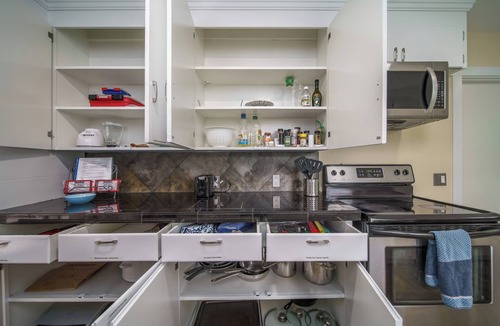 Central Park House | 3 bed 1 bath retreat in Vancouver WA w/Sun Deck close to downtown Vancouver WA