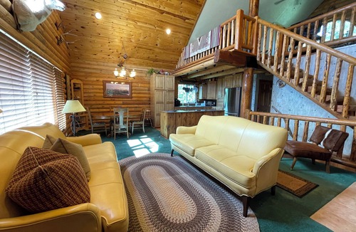 Irwin Cabin | 3-bedroom cabin in beautiful Palisades with AC, WiFi