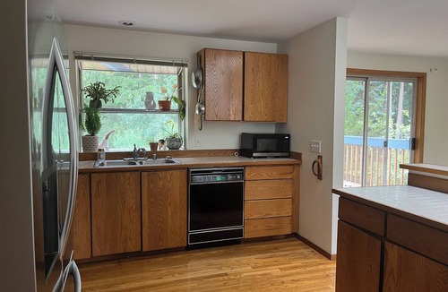 Maple Valley House | 3-bedroom house in welcoming Maple Valley close to beautiful lake and trails