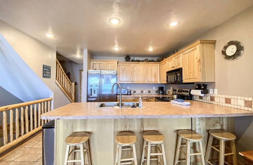 Harbor Village Condo | 3 Bedroom Lake View Condo 874 #1 (Bear`s Den)