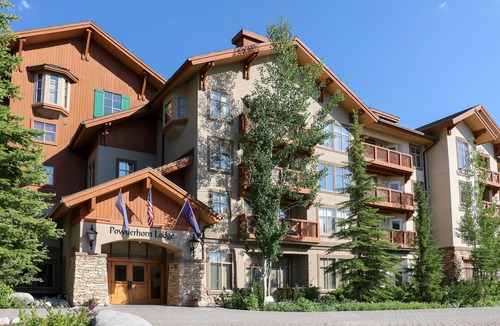 Snowbird Condo | 3104 - One Bedroom + Den Standard Powderhorn Lodge by RedAwning