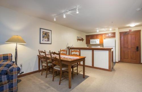 Snowbird Apartment | 3304 - One Bedroom Den Standard Powderhorn Lodge