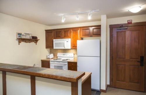 Snowbird Apartment | 3304 - One Bedroom Den Standard Powderhorn Lodge