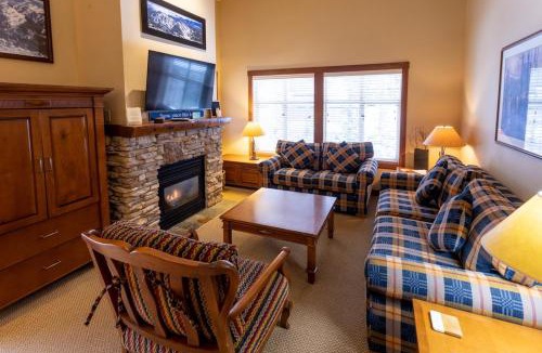 Snowbird Apartment | 3323 - Two Bedroom Standard Powderhorn Lodge