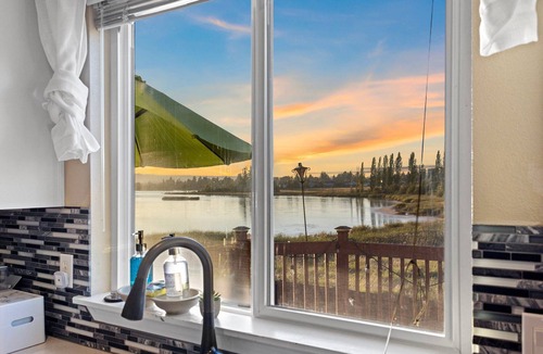 Marysville House | 3BR Lake House in Marysville with Theater Room