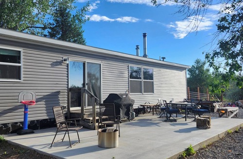 Lucerne House | 4 Bedroom, 2 Bath Historical Homestead on the Bighorn River- Longwell Boat Ramp.