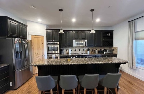 Bear Hollow Village House | 4 Bedroom 3 Bathroom, Hot Tub Minutes from Slopes