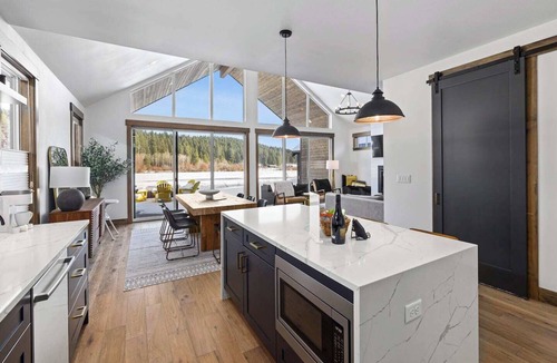 Cle Elum House | 4 Bedroom Luxury Home with Detached Mother-in-Law Studio in Suncadia
