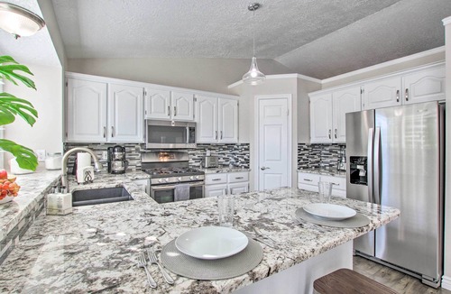 Layton House | 4 BR Home Near HAFB, Restaurants, & Snowbasin!