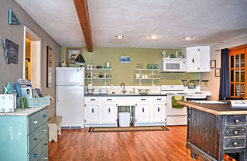 Polson Apartment | 4 Mi to Flathead Lake! Charming Mtn Escape