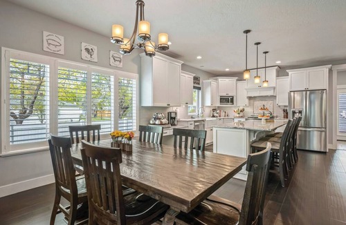 Garden District House | 4BR Retreat Near Downtown | 2 Kitchens Sleeps 11