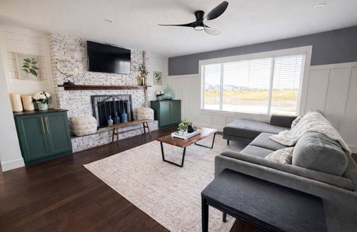 Hooper House | 5 Bedroom 3 Bathrooms Retreat 2 Living Rooms Ski + Ogden