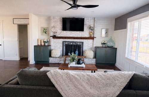 Hooper House | 5 Bedroom 3 Bathrooms Retreat 2 Living Rooms Ski + Ogden