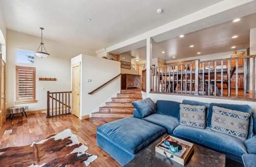 Bear Hollow Village House | 5 Bedroom 4 Bathroom Hot Tub Minutes from Slopes